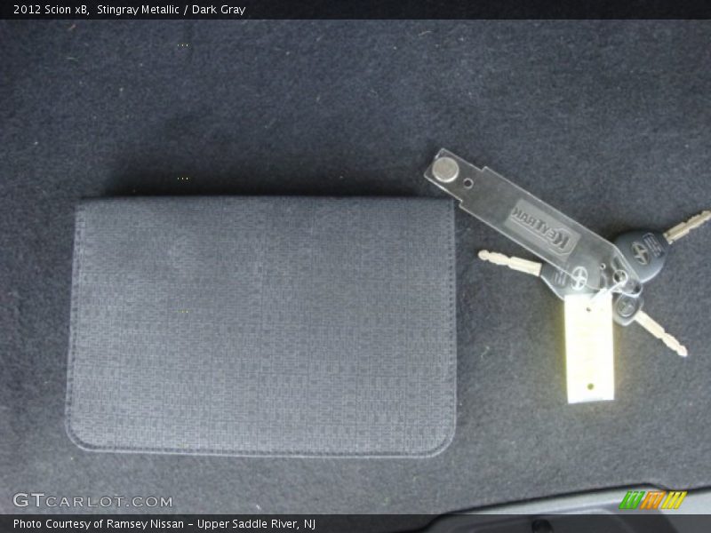 Stingray Metallic / Dark Gray 2012 Scion xB