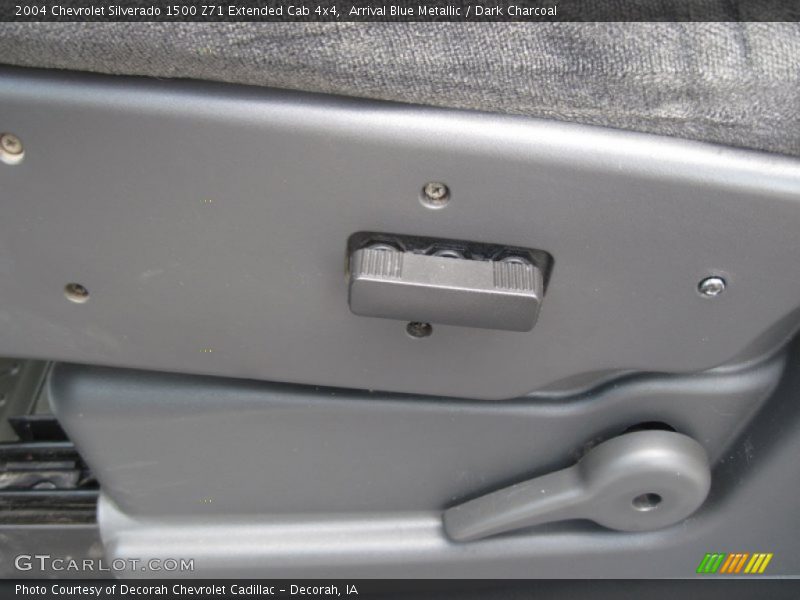 Arrival Blue Metallic / Dark Charcoal 2004 Chevrolet Silverado 1500 Z71 Extended Cab 4x4