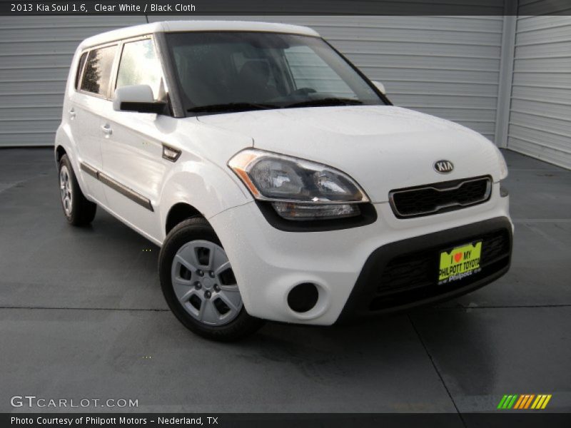 Clear White / Black Cloth 2013 Kia Soul 1.6