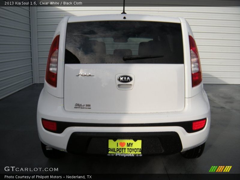 Clear White / Black Cloth 2013 Kia Soul 1.6