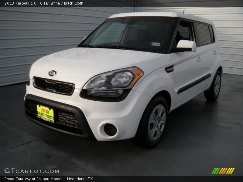 Clear White / Black Cloth 2013 Kia Soul 1.6