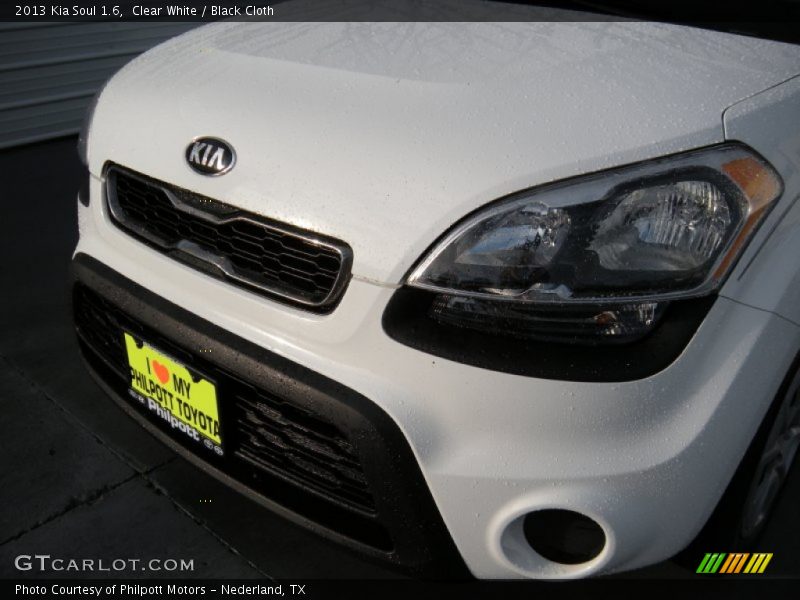 Clear White / Black Cloth 2013 Kia Soul 1.6