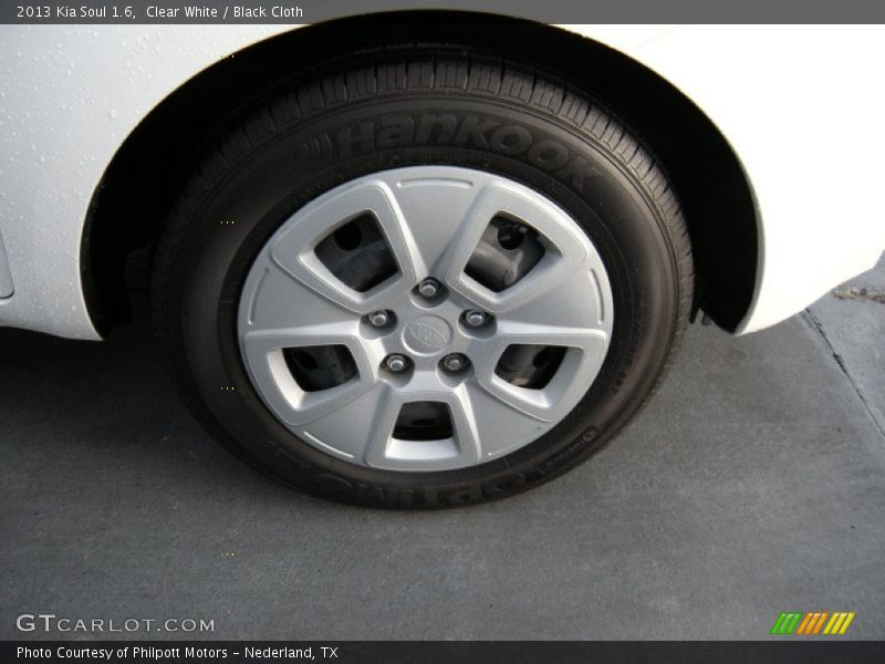 Clear White / Black Cloth 2013 Kia Soul 1.6