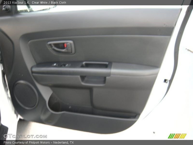 Clear White / Black Cloth 2013 Kia Soul 1.6