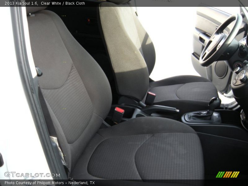 Clear White / Black Cloth 2013 Kia Soul 1.6