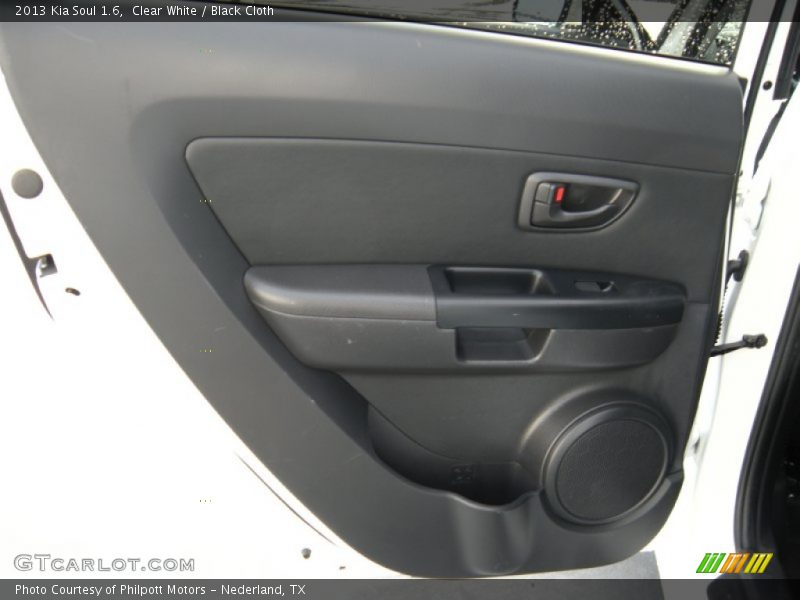 Clear White / Black Cloth 2013 Kia Soul 1.6