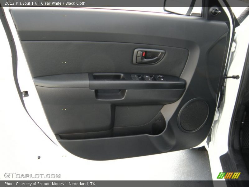 Clear White / Black Cloth 2013 Kia Soul 1.6