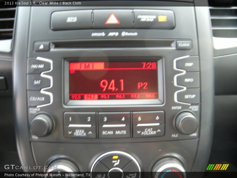 Clear White / Black Cloth 2013 Kia Soul 1.6