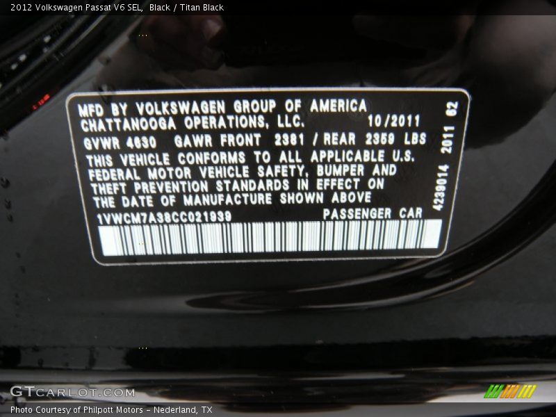 Black / Titan Black 2012 Volkswagen Passat V6 SEL