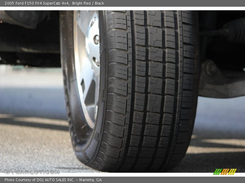 Bright Red / Black 2005 Ford F150 FX4 SuperCab 4x4