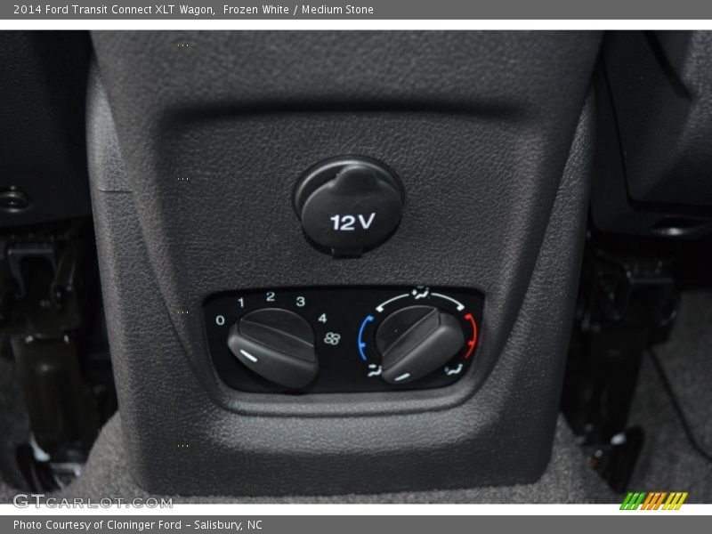 Controls of 2014 Transit Connect XLT Wagon
