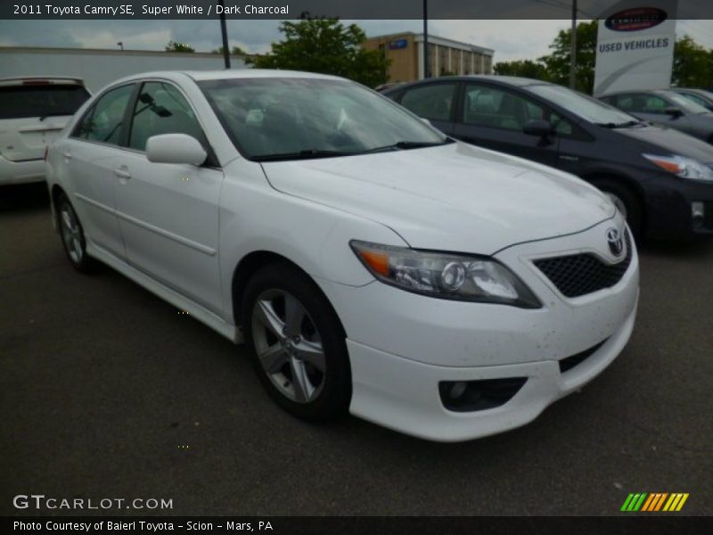 Super White / Dark Charcoal 2011 Toyota Camry SE