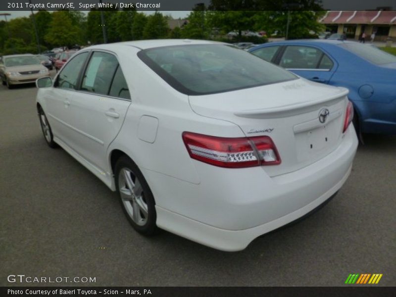 Super White / Dark Charcoal 2011 Toyota Camry SE