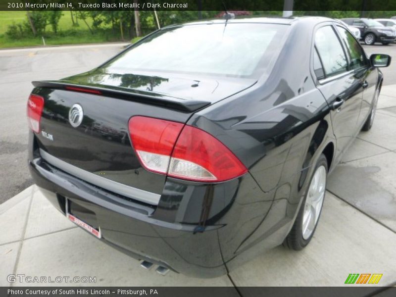 Tuxedo Black Metallic / Dark Charcoal 2010 Mercury Milan I4