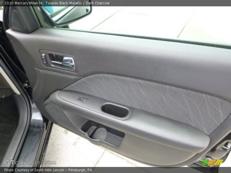 Tuxedo Black Metallic / Dark Charcoal 2010 Mercury Milan I4