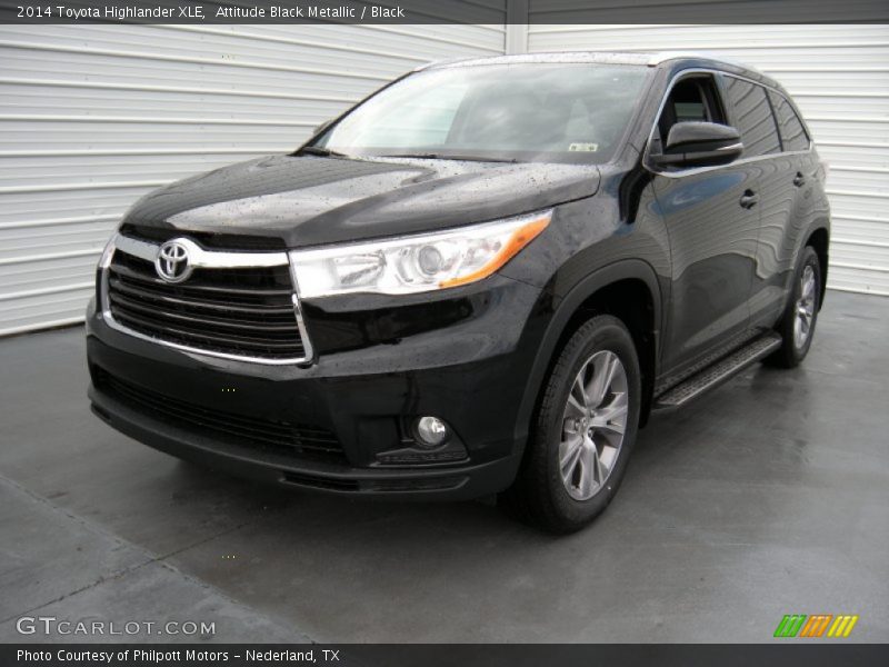 Attitude Black Metallic / Black 2014 Toyota Highlander XLE