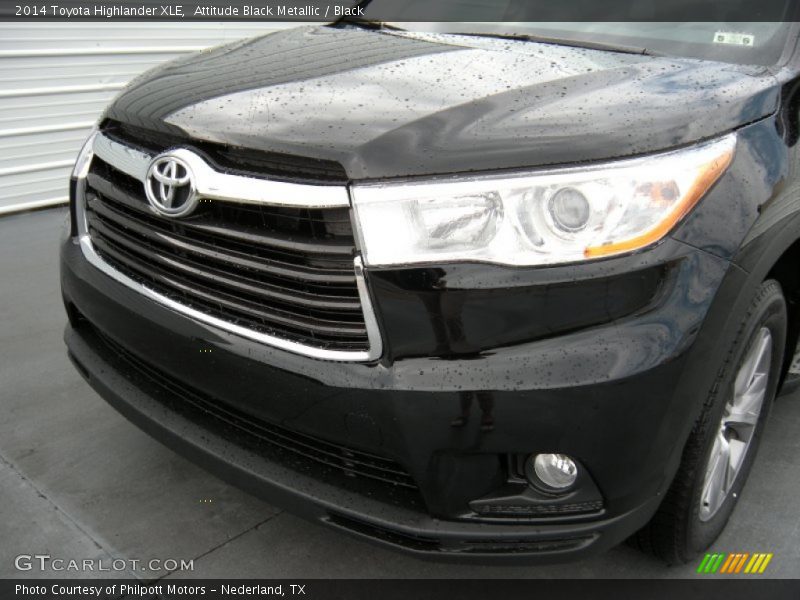 Attitude Black Metallic / Black 2014 Toyota Highlander XLE