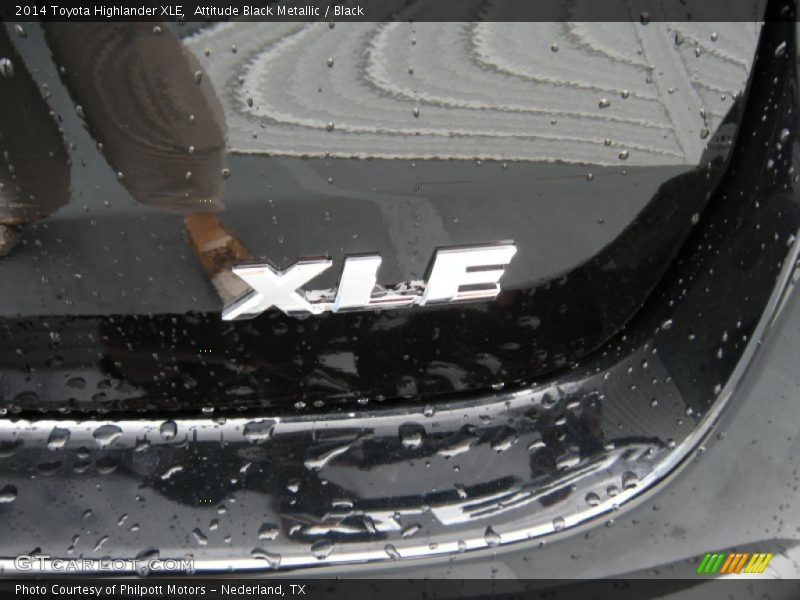 Attitude Black Metallic / Black 2014 Toyota Highlander XLE