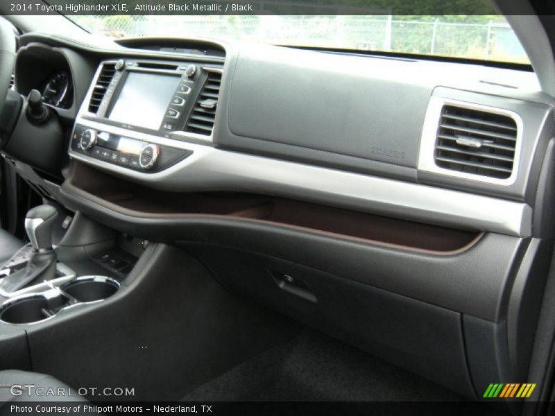 Attitude Black Metallic / Black 2014 Toyota Highlander XLE