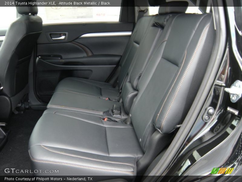Attitude Black Metallic / Black 2014 Toyota Highlander XLE