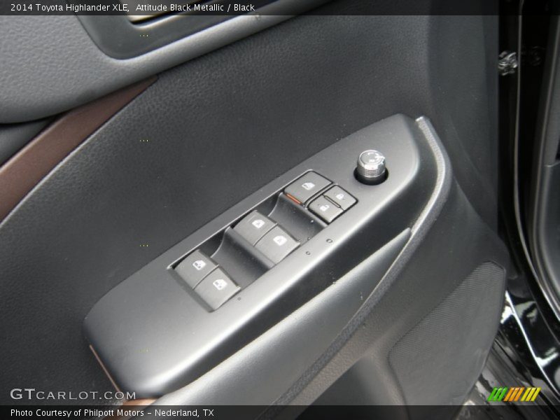 Attitude Black Metallic / Black 2014 Toyota Highlander XLE