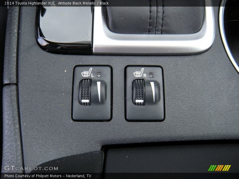 Attitude Black Metallic / Black 2014 Toyota Highlander XLE
