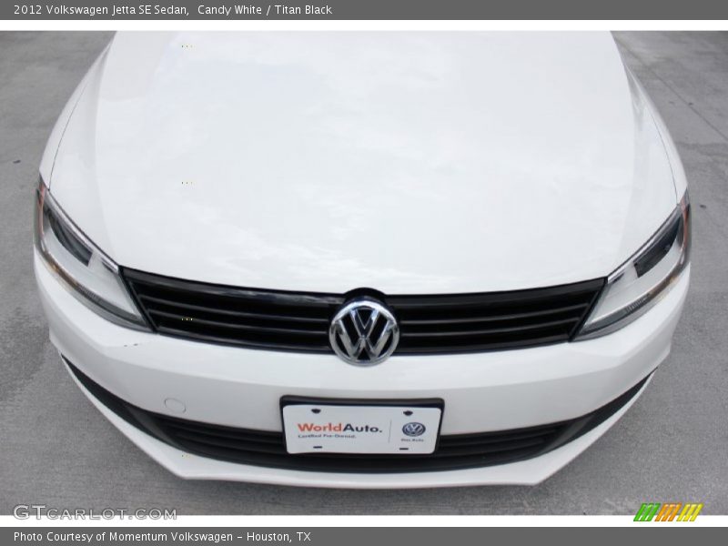 Candy White / Titan Black 2012 Volkswagen Jetta SE Sedan