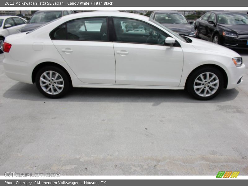 Candy White / Titan Black 2012 Volkswagen Jetta SE Sedan