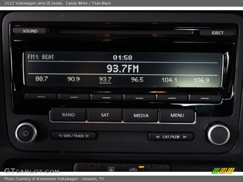 Candy White / Titan Black 2012 Volkswagen Jetta SE Sedan