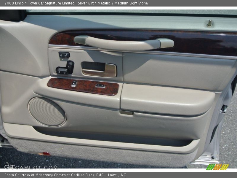 Silver Birch Metallic / Medium Light Stone 2008 Lincoln Town Car Signature Limited