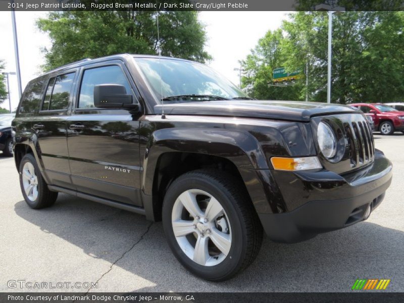 Front 3/4 View of 2014 Patriot Latitude