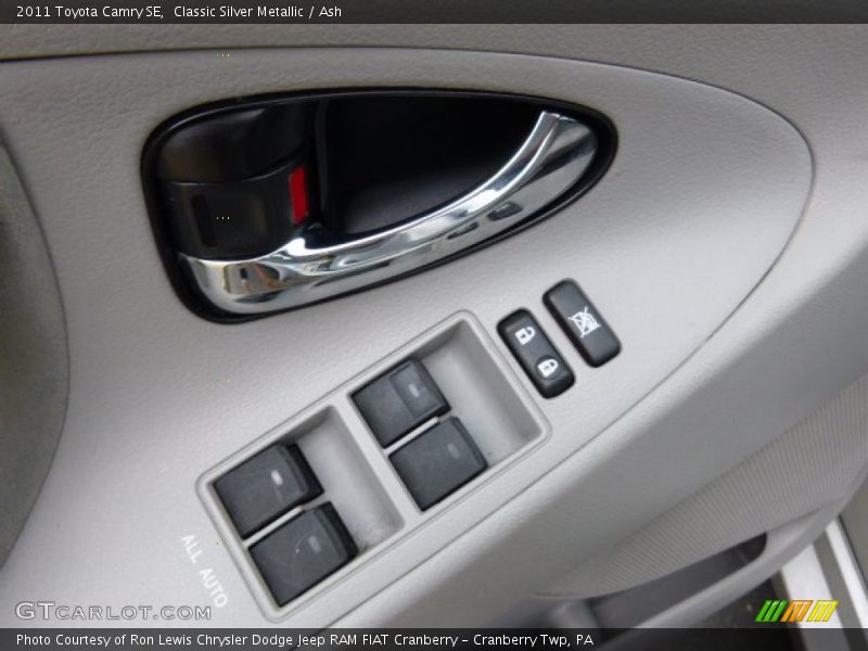 Classic Silver Metallic / Ash 2011 Toyota Camry SE