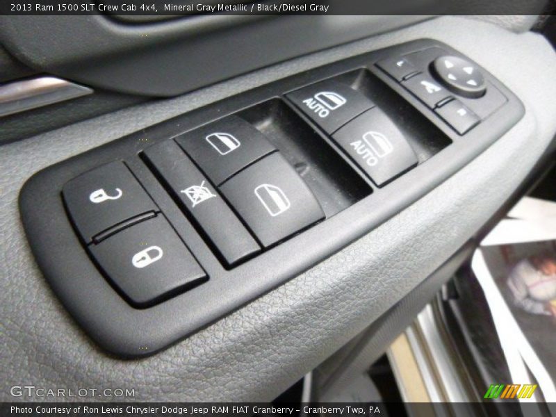 Mineral Gray Metallic / Black/Diesel Gray 2013 Ram 1500 SLT Crew Cab 4x4