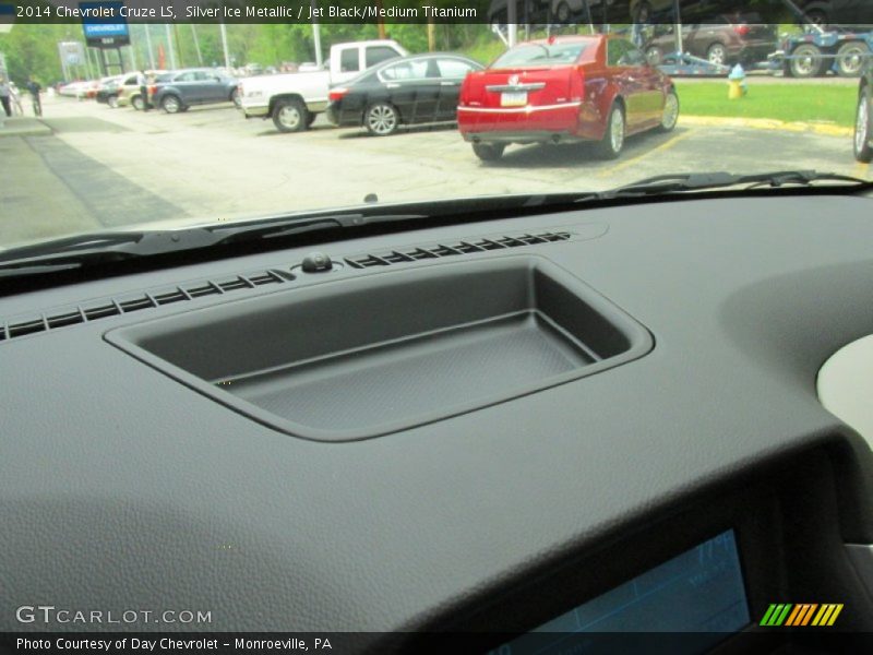 Silver Ice Metallic / Jet Black/Medium Titanium 2014 Chevrolet Cruze LS