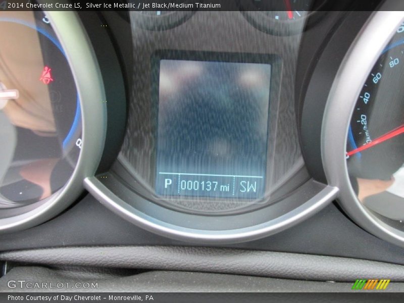 Silver Ice Metallic / Jet Black/Medium Titanium 2014 Chevrolet Cruze LS