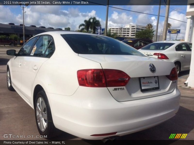 Candy White / Titan Black 2011 Volkswagen Jetta SE Sedan