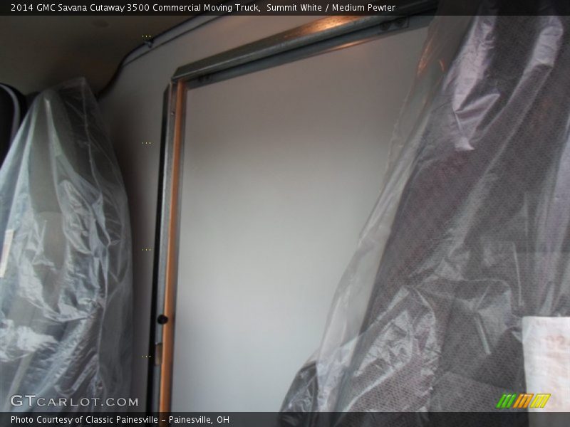 Summit White / Medium Pewter 2014 GMC Savana Cutaway 3500 Commercial Moving Truck