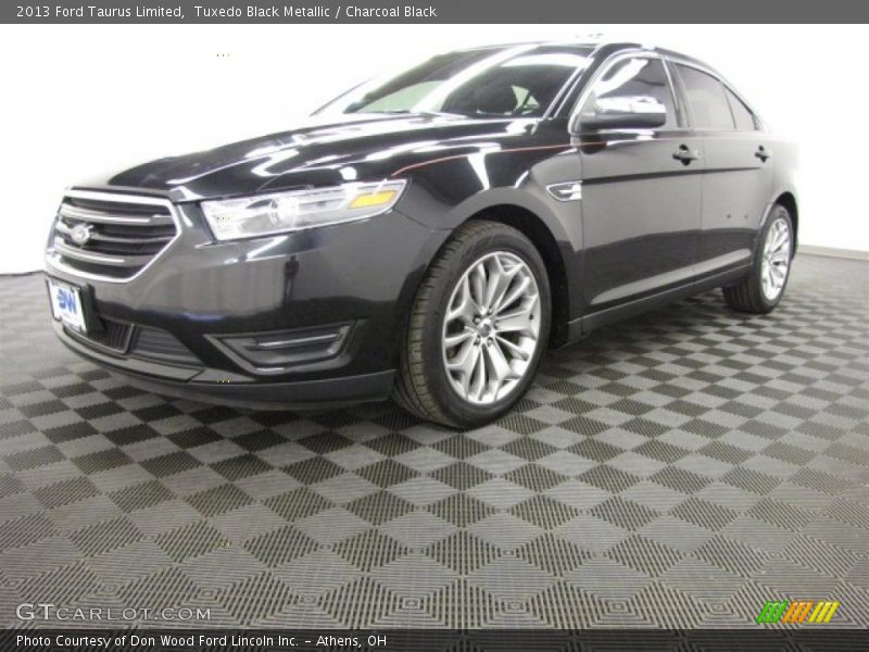 Tuxedo Black Metallic / Charcoal Black 2013 Ford Taurus Limited