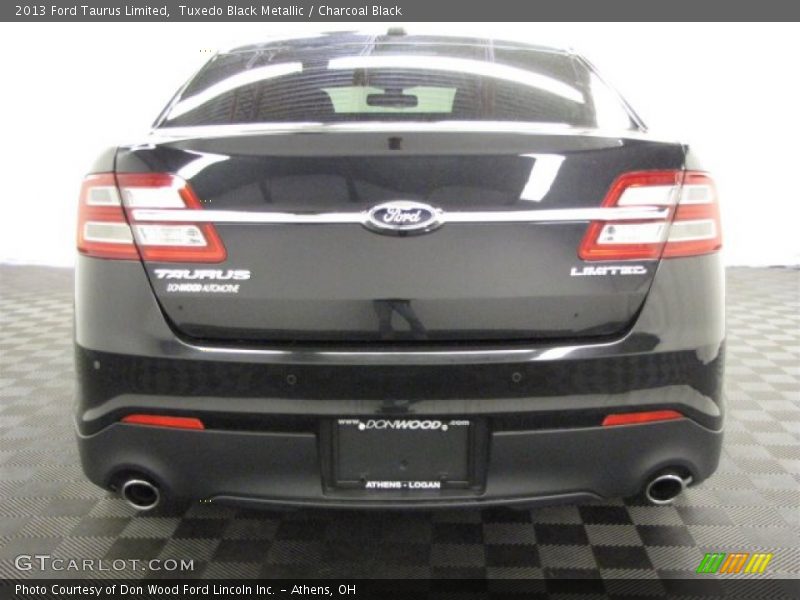 Tuxedo Black Metallic / Charcoal Black 2013 Ford Taurus Limited