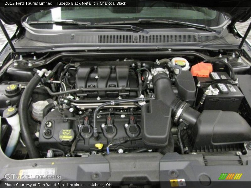 Tuxedo Black Metallic / Charcoal Black 2013 Ford Taurus Limited