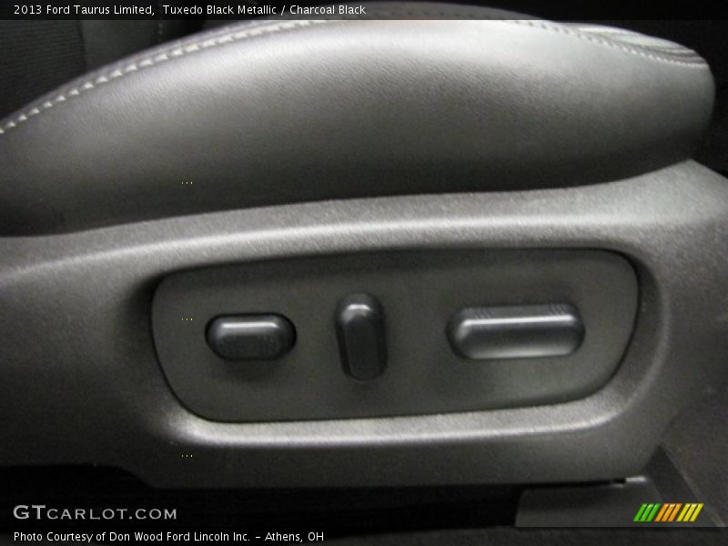 Tuxedo Black Metallic / Charcoal Black 2013 Ford Taurus Limited