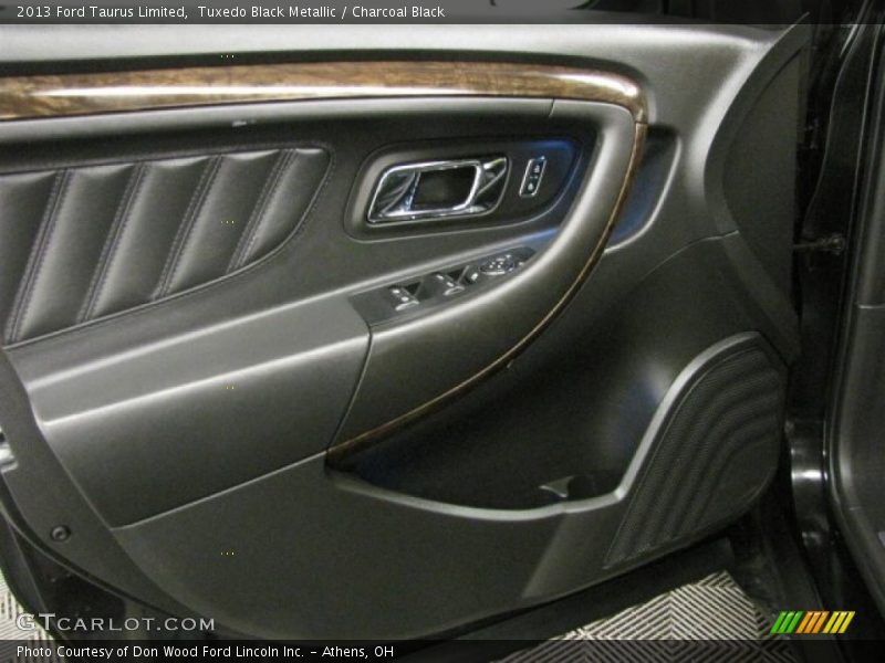 Tuxedo Black Metallic / Charcoal Black 2013 Ford Taurus Limited