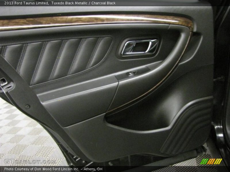 Tuxedo Black Metallic / Charcoal Black 2013 Ford Taurus Limited