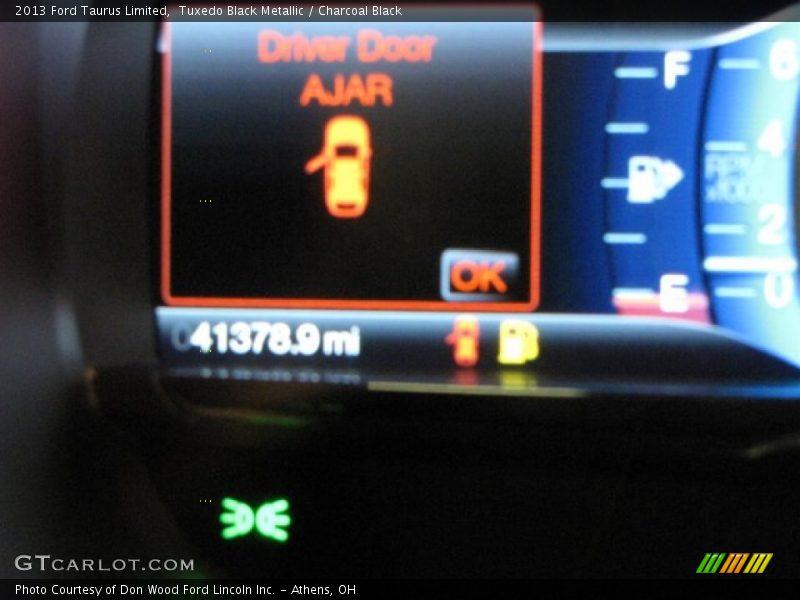 Tuxedo Black Metallic / Charcoal Black 2013 Ford Taurus Limited