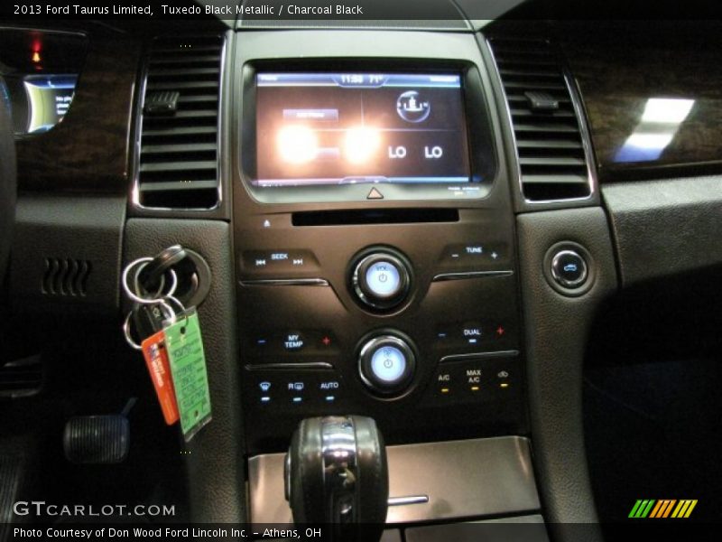 Tuxedo Black Metallic / Charcoal Black 2013 Ford Taurus Limited