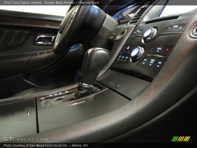 Tuxedo Black Metallic / Charcoal Black 2013 Ford Taurus Limited