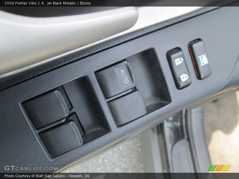 Jet Black Metallic / Ebony 2009 Pontiac Vibe 2.4