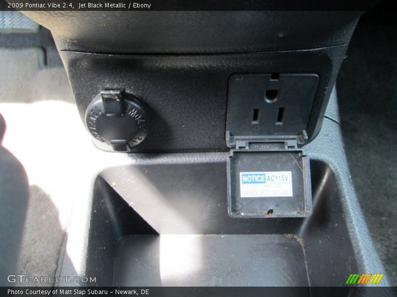 Jet Black Metallic / Ebony 2009 Pontiac Vibe 2.4