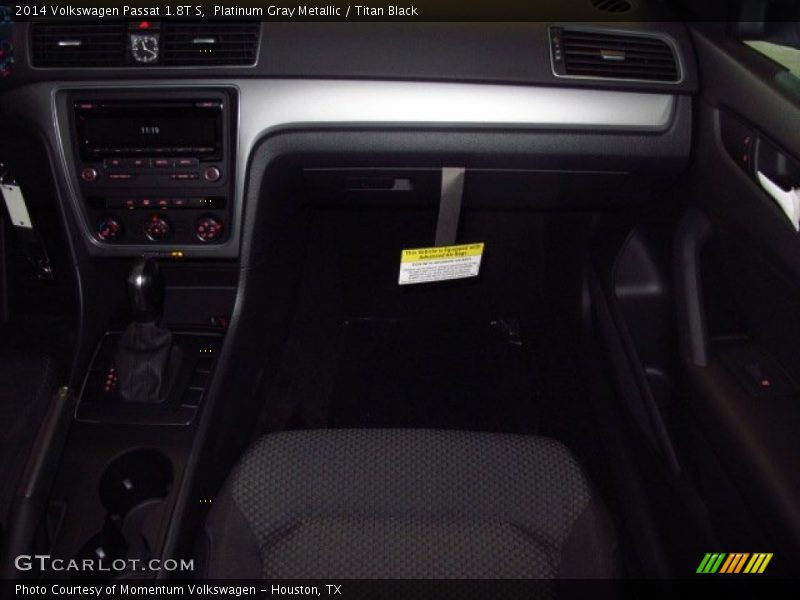 Platinum Gray Metallic / Titan Black 2014 Volkswagen Passat 1.8T S