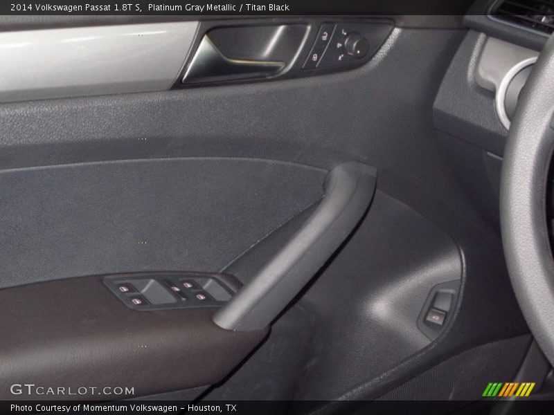 Platinum Gray Metallic / Titan Black 2014 Volkswagen Passat 1.8T S